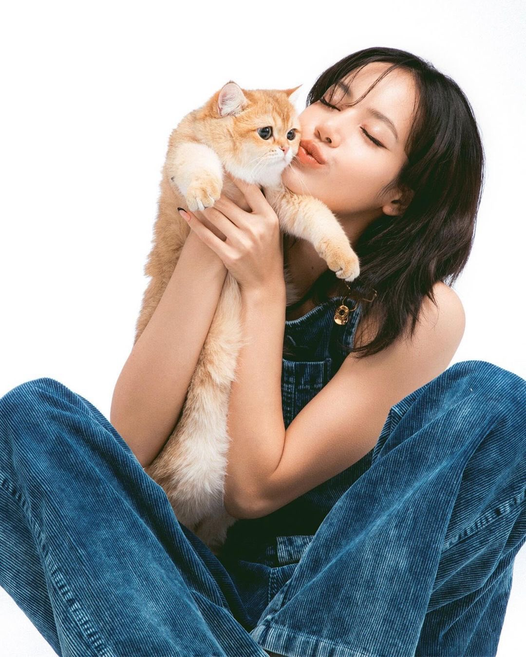 Phú bà Lisa flex biệt thự 7,5 tỷ cùng siêu xe 13 tỷ, hé lộ sắp ra album mới - Hình 6
