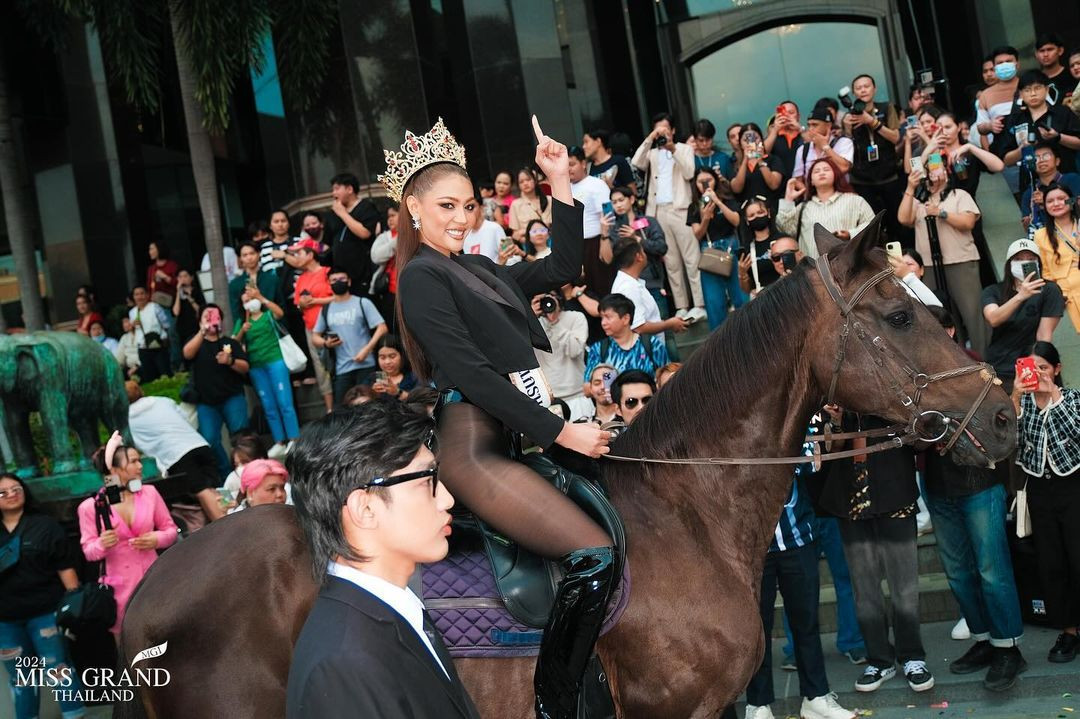 Thí sinh Miss Grand Thailand bị đuổi khỏi cuộc thi, tước vương miện, fan sốc - Hình 7