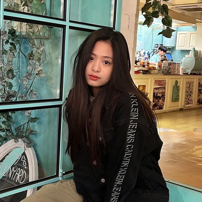 BLACKPINK tạo bóng quá lớn, YG lao đao, đàn em lụn bại vì khó vượt mặt - Hình 2