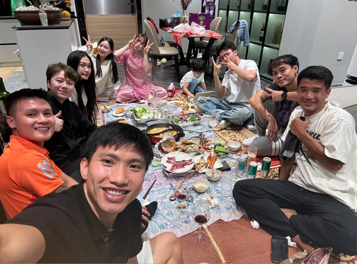 Hoà Minzy quẩy sung hết mình, vẫn ghi điểm tinh tế ở đám cưới Quang Hải - Hình 7