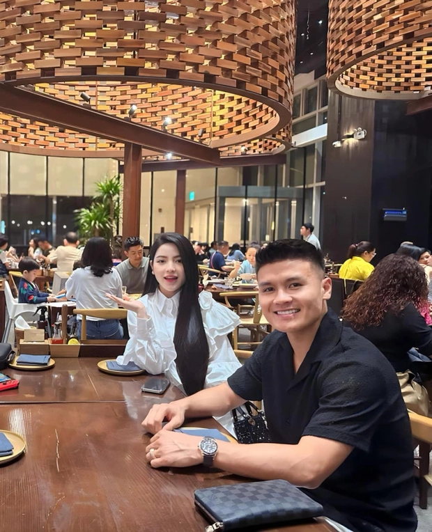 Chu Thanh Huyền nối gót Nam Em mắng chồng trên livestream, mắt lườm sắc lạnh - Hình 1