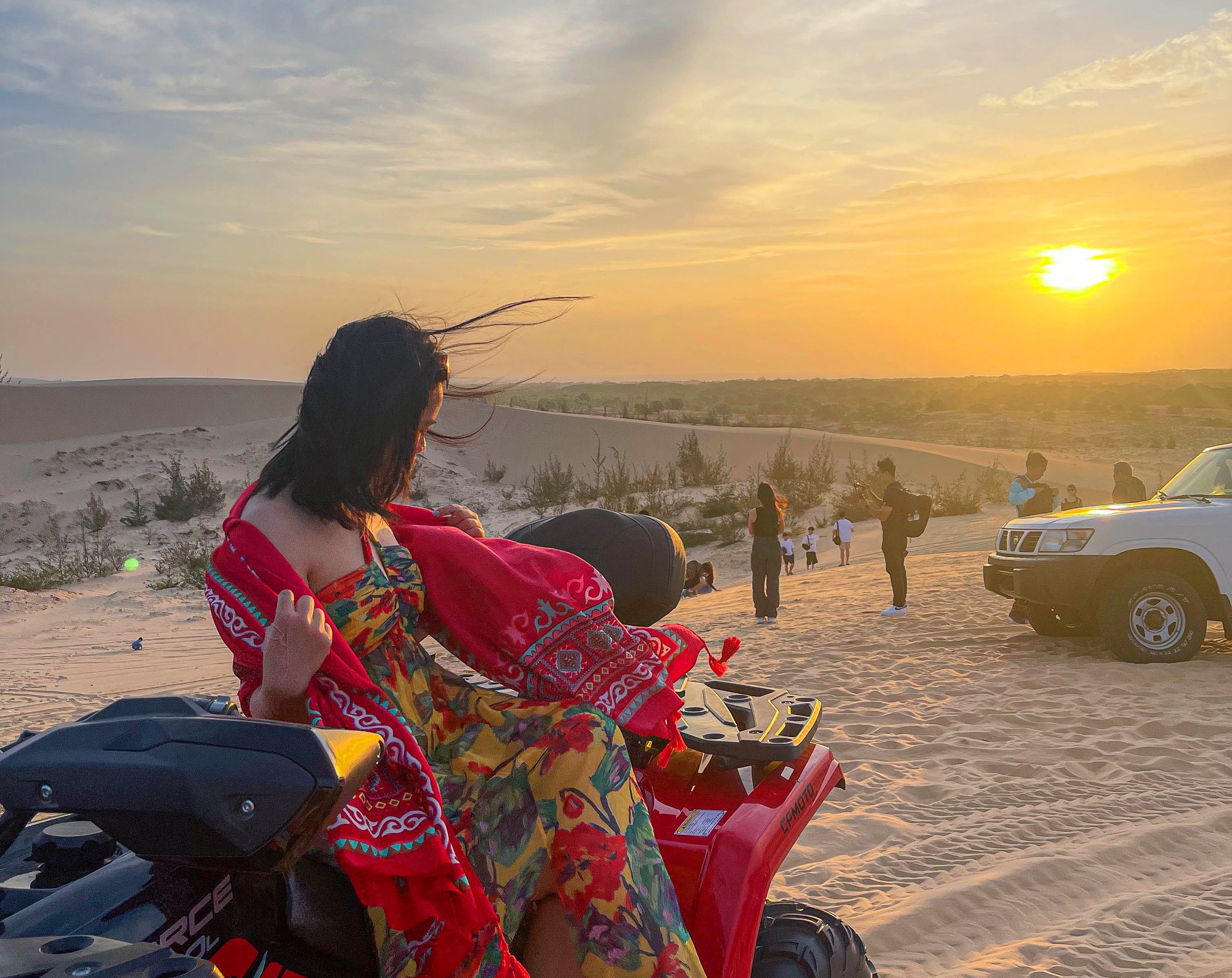 Hãy đặt chân trên Đồi Cát Trắng, thả hồn cảm nhận tiểu sa mạc Sahara của Việt Nam - Hình 6
