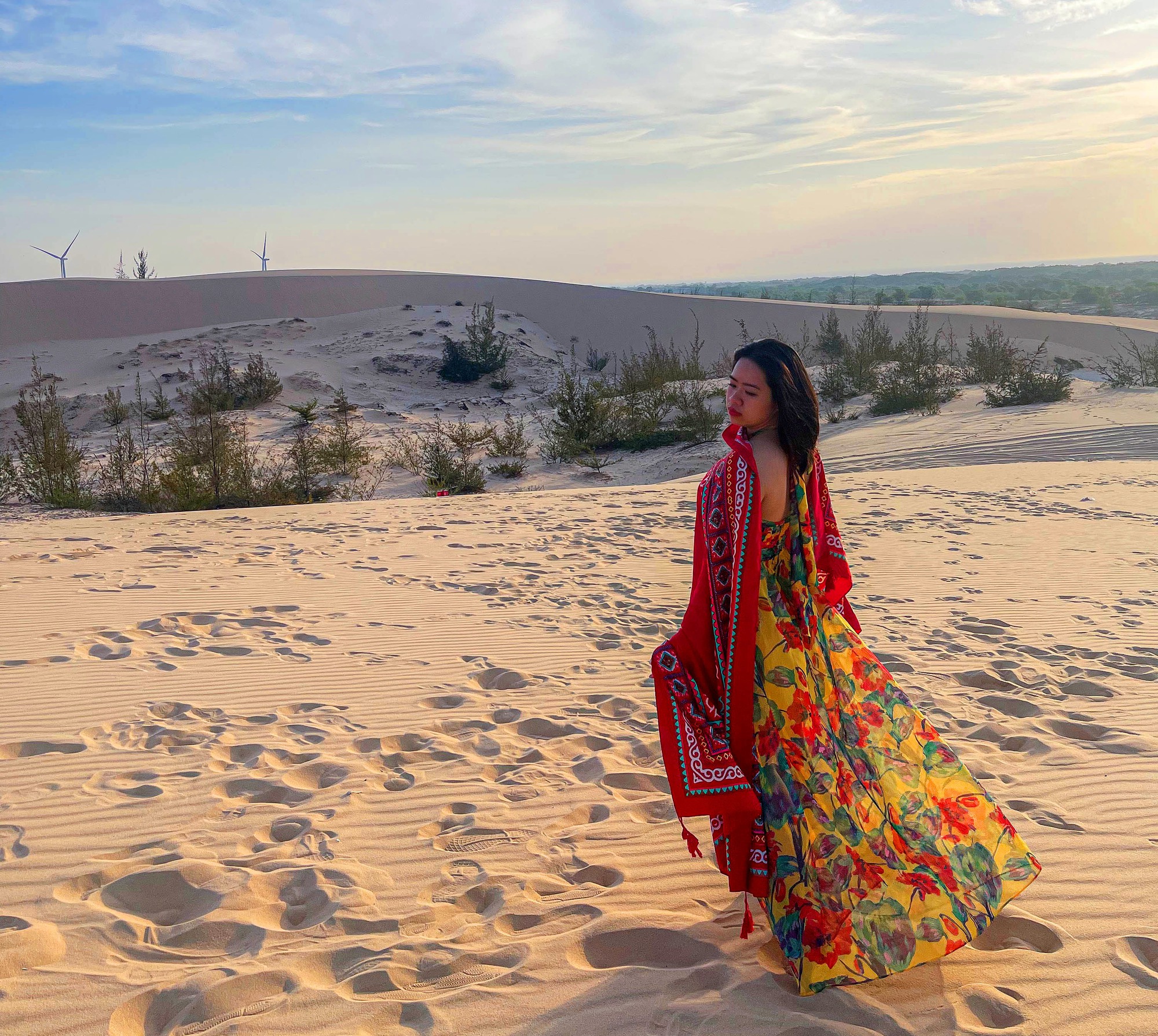 Hãy đặt chân trên Đồi Cát Trắng, thả hồn cảm nhận tiểu sa mạc Sahara của Việt Nam - Hình 4