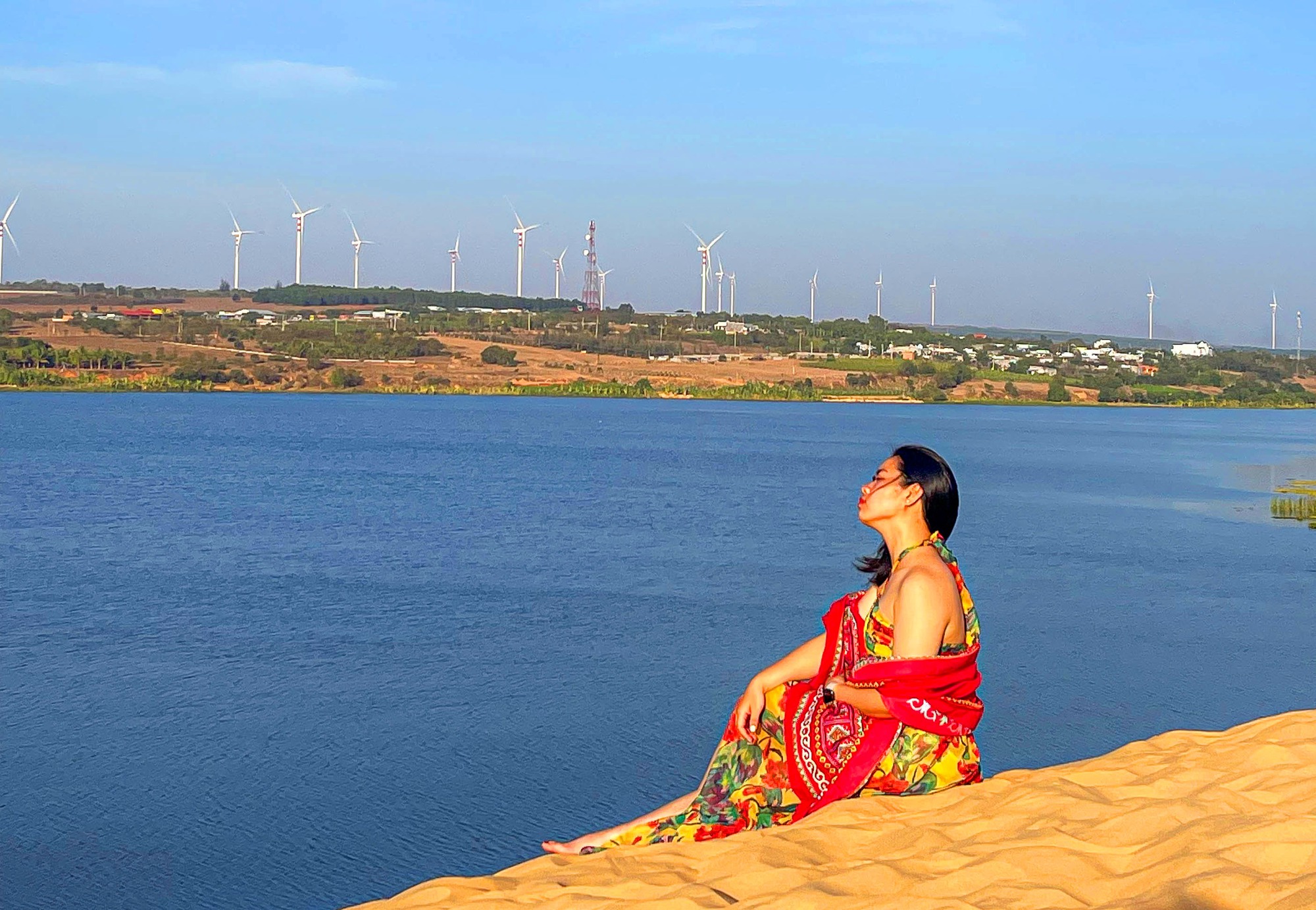 Hãy đặt chân trên Đồi Cát Trắng, thả hồn cảm nhận tiểu sa mạc Sahara của Việt Nam - Hình 9