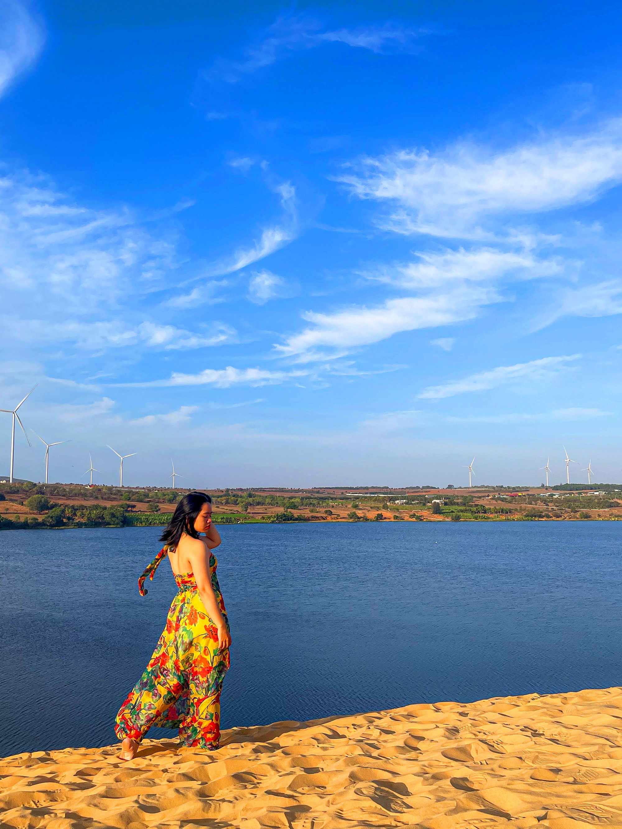Hãy đặt chân trên Đồi Cát Trắng, thả hồn cảm nhận tiểu sa mạc Sahara của Việt Nam - Hình 8