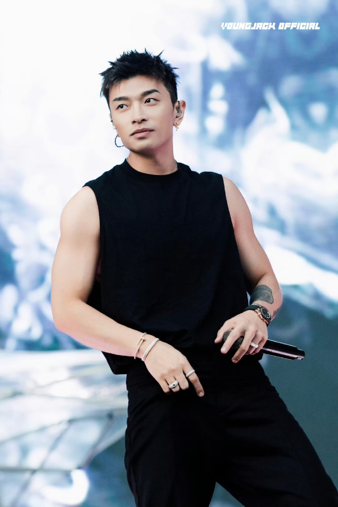 Sao nam lộ đời sống tình ái hỗn loạn, bị khán giả đòi đuổi khỏi showbiz - Hình 1