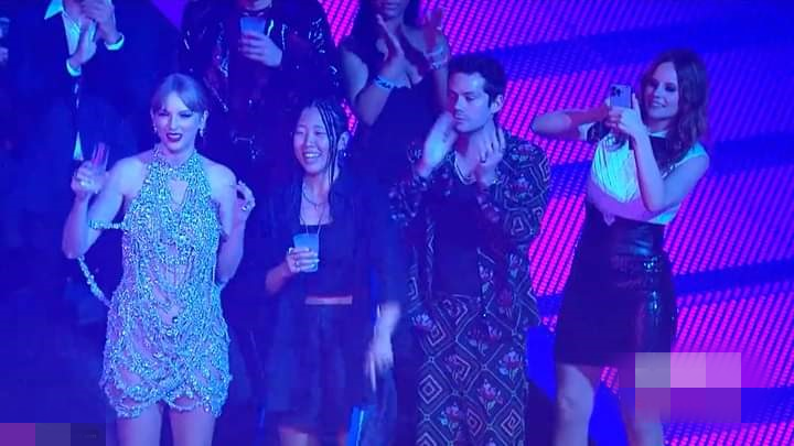 BLACKPINK được Taylor Swift ưu ái lộ rõ mối quan hệ, fan vẫn lo ngại một điều! - Hình 5