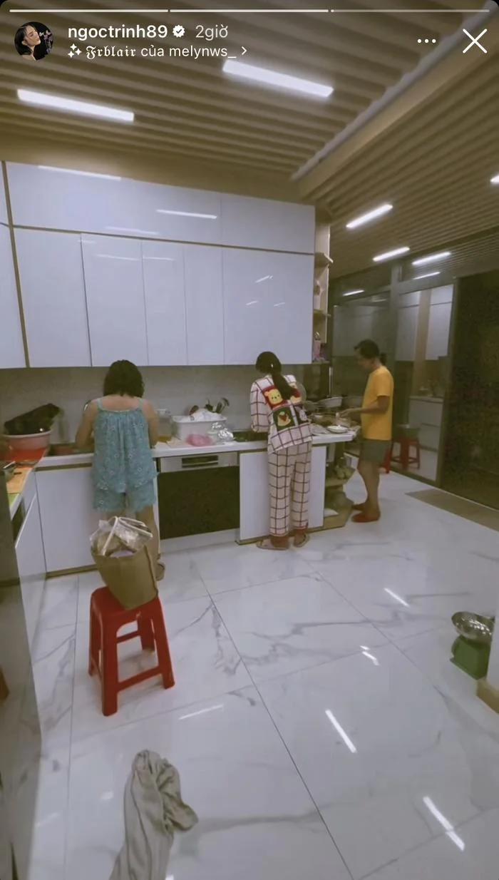 Ngọc Trinh hội ngộ bố ruột, nhận xét thẳng mặt diện mạo mới của đấng sinh thành - Hình 1