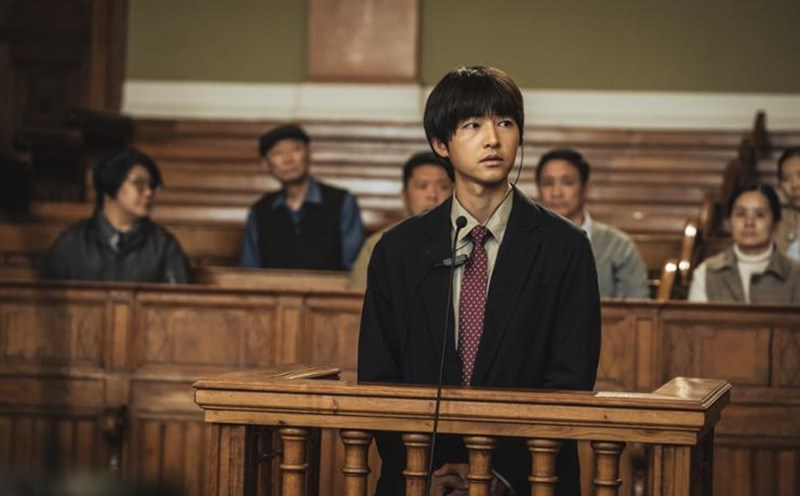Phim mới Song Joong Ki: bị truyền thông Hàn chê thậm tệ vẫn leo top 1 Việt Nam - Hình 5