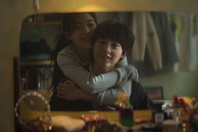 Choi Sung Eun: tình mới của Song Joong Ki, sở hữu nhan sắc giống cả Kbiz - Hình 7