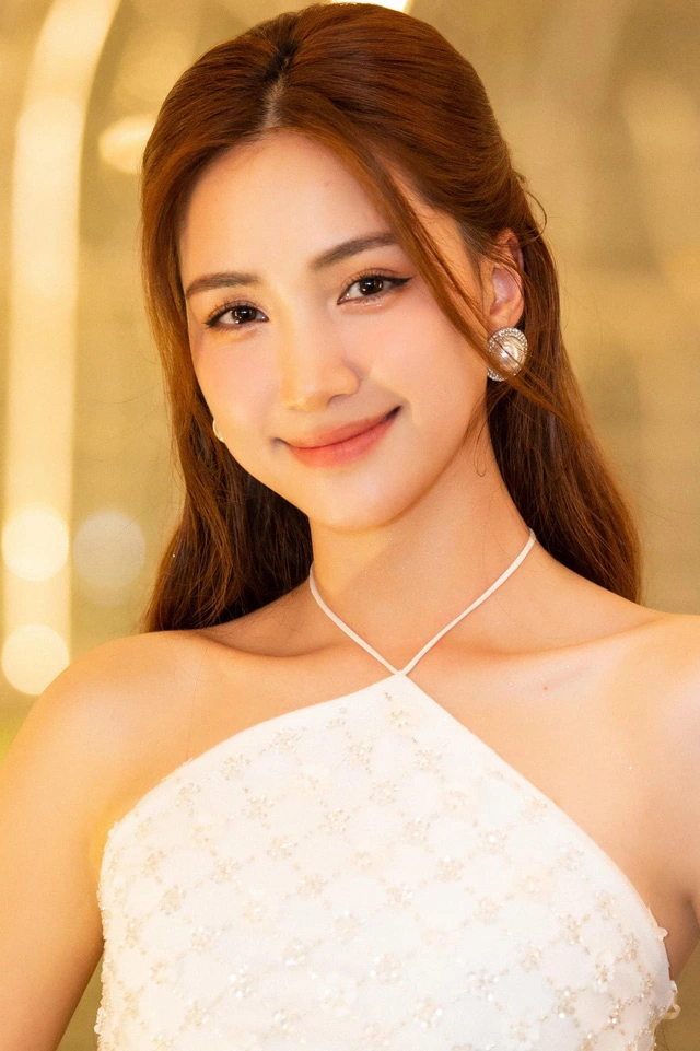 Hòa Minzy vượt mặt loạt sao, nhận tin vui khủng sau thông báo con trai đi Úc - Hình 2