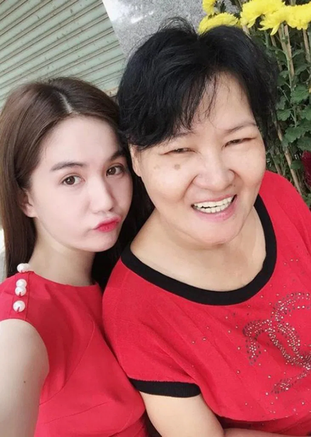 Mẹ kế Ngọc Trinh đoàn tụ con gái sau thời gian ngồi tù, nói 1 câu gây nhói lòng - Hình 5