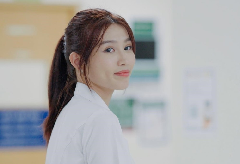 Á hậu Chế Nguyễn Quỳnh Châu: Tiết lộ quá khứ từng bị bố mẹ cấm tham gia showbiz - Hình 5