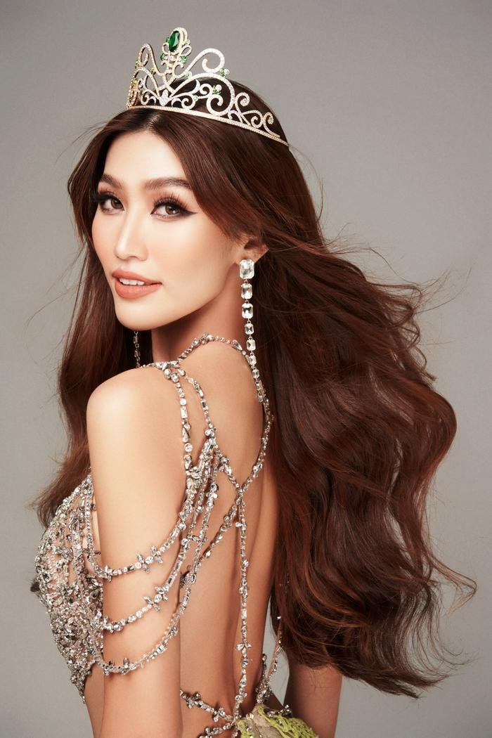 Á hậu Chế Nguyễn Quỳnh Châu: Tiết lộ quá khứ từng bị bố mẹ cấm tham gia showbiz - Hình 6