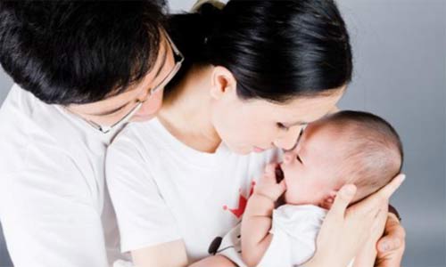 Người mẹ ôm con khóc lúc nửa đêm, biết được nguyên nhân không ai đồng cảm - Hình 3