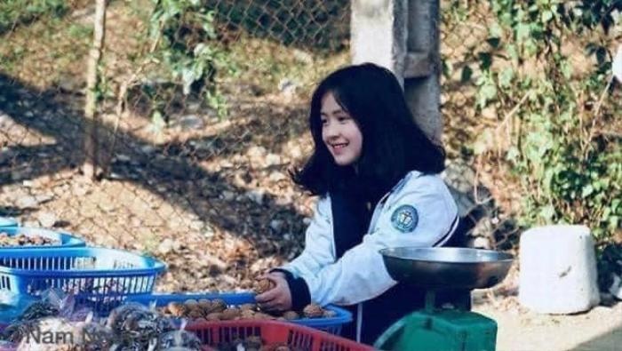 Phúng Phính và cô gái bán lê thay đổi bất ngờ: Người có chồng, người lột xác - Hình 1