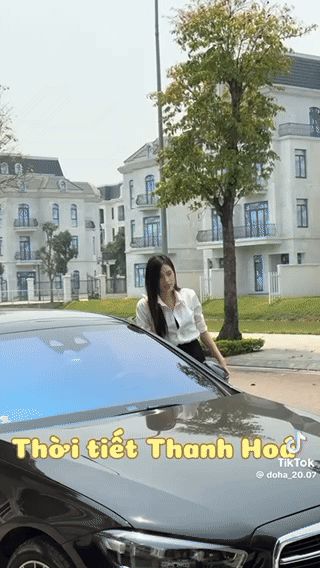 Hoa hậu Đỗ Hà tự lái xe về quê Thanh Hoá, sở hữu xế hộp tiền tỷ Mercedes ở tuổi 23 - Hình 2