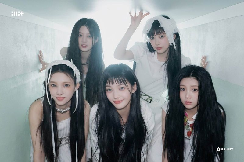 Nhóm ILLIT: Vừa debut đã bị chê hát live dở, bắt chước mọi thứ của NewJeans? - Hình 1