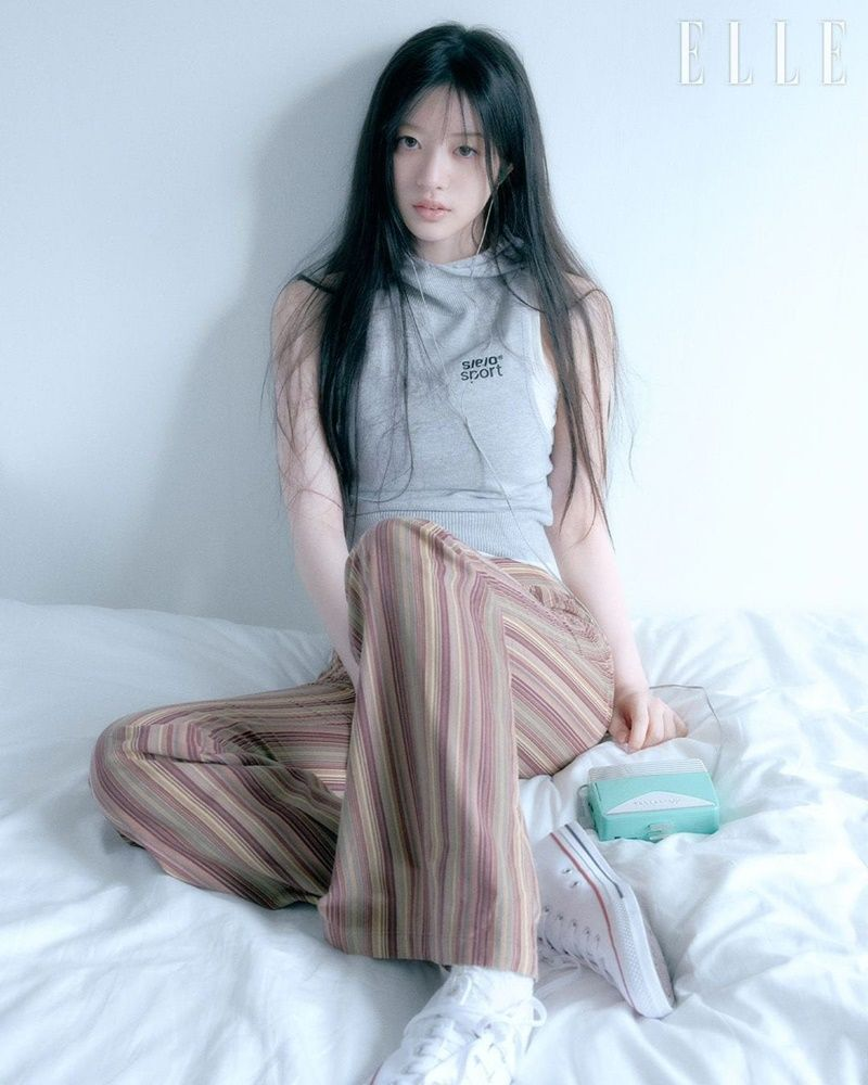 Nhóm ILLIT: Vừa debut đã bị chê hát live dở, bắt chước mọi thứ của NewJeans? - Hình 3