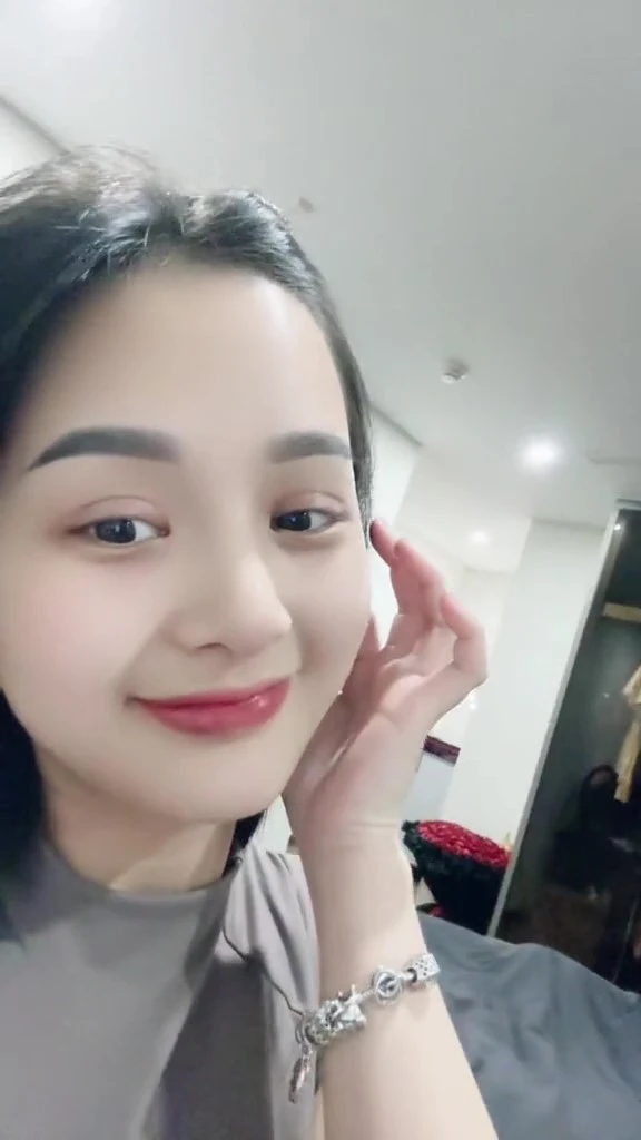 Thơ Nguyễn trùng tu nhan sắc ăn đứt Gấm Kami, netizen khuyên học hỏi đàn chị - Hình 9