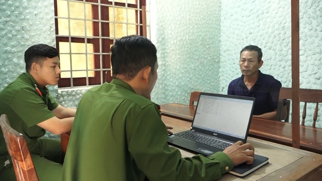 Vụ shipper ở Quảng Ngãi bị đánh gãy hai tay: Kẻ côn đồ sắp hầu tòa, trả giá đắt - Hình 2