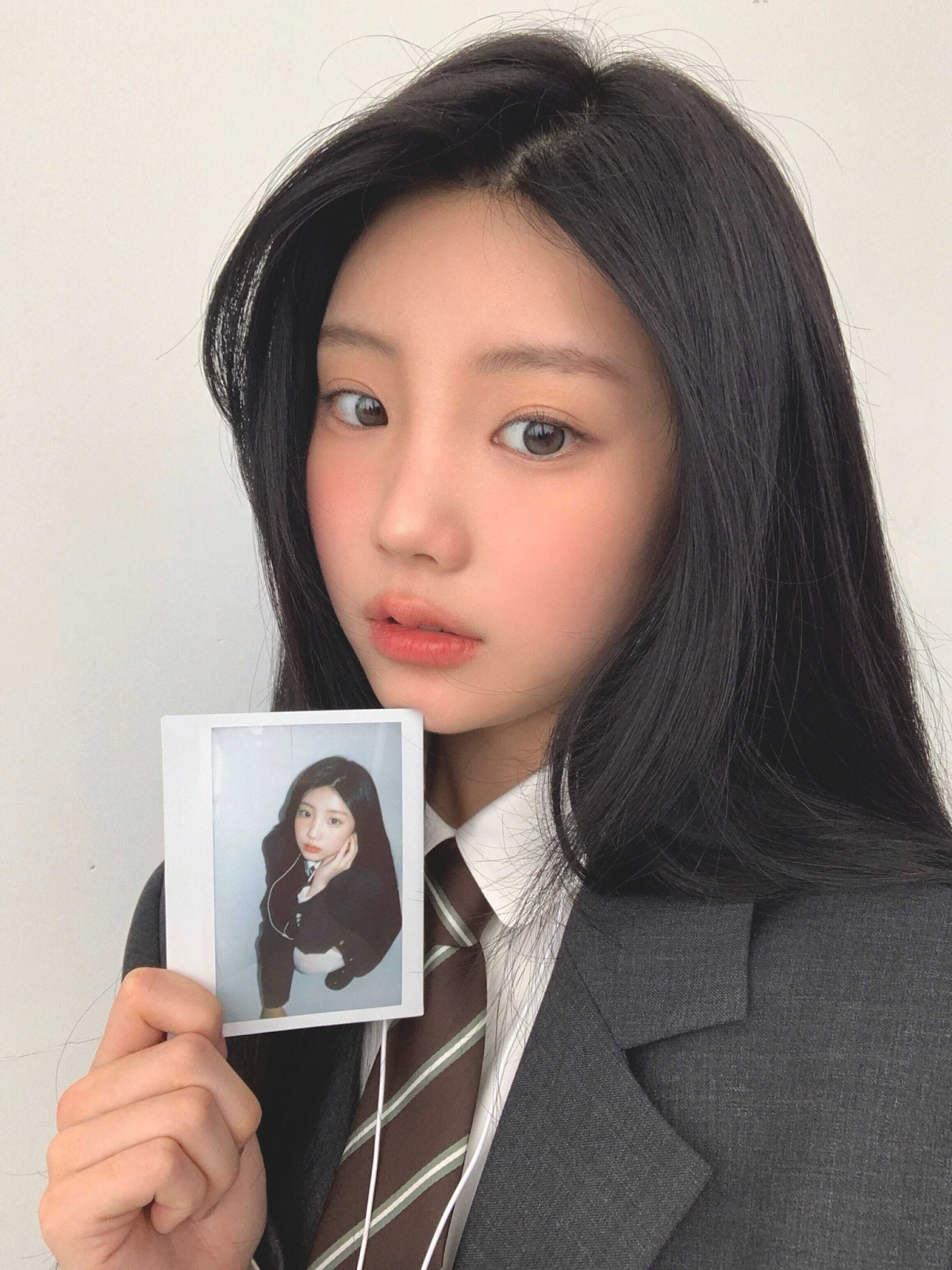 Wonhee (ILLIT): được debut sau 1 tháng vì quá xinh, center nhưng bị chê đơ - Hình 7