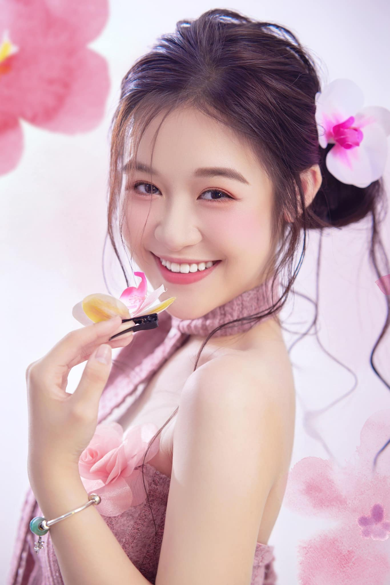 Thơ Nguyễn sau thẩm mỹ bị Bảo Ngọc đánh úp, chơi chữ sâu cay, kèn cựa nhan sắc? - Hình 3