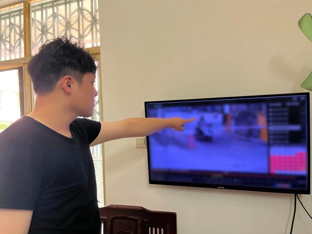 Trụ trì đang ngủ bị cảnh sát ập vào bắt, hóa ra là tội phạm trốn truy nã 23 năm - Hình 2