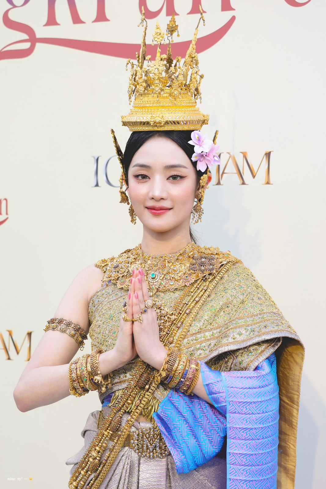 Mai Davika đọ sắc Minnie (G-IDLE) ở Songkran, nhan sắc một 9 một 10 - Hình 5