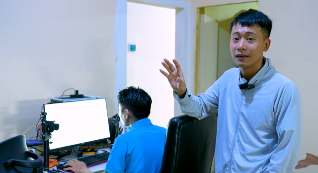 Quang Linh, Lôi Con gặp sự cố ở sân bay, không gặp Thùy Tiên vì 1 người con gái? - Hình 7