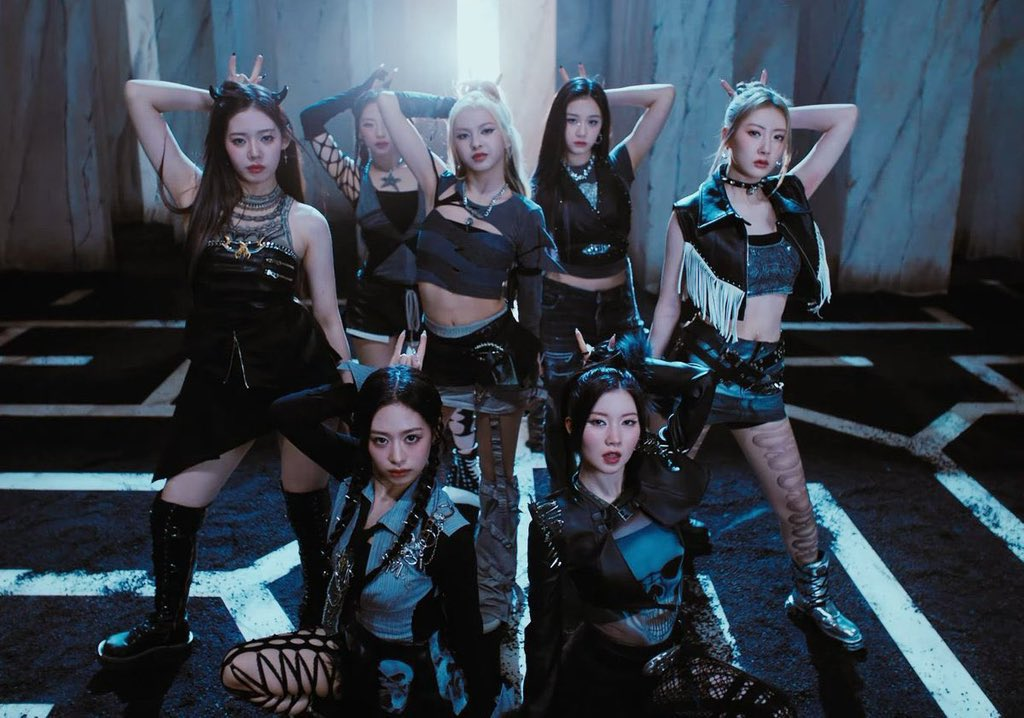 Em gái BLACKPINK debut thất bại, bị chê nghèo nàn ý tưởng, tất cả tại YG - Hình 6