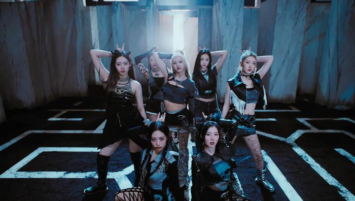 Em gái BLACKPINK debut thất bại, bị chê nghèo nàn ý tưởng, tất cả tại YG - Hình 3