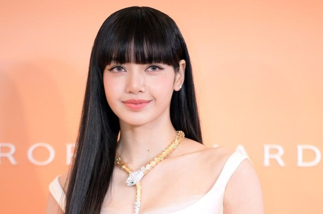 Lisa và ILLIT đấu đá do tên trùng tên fandom, fan tuyên chiến cực căng - Hình 6