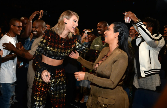 Kim Kardashian bị fan quay lưng sau màn đá xéo thâm thúy của Taylor Swift - Hình 5
