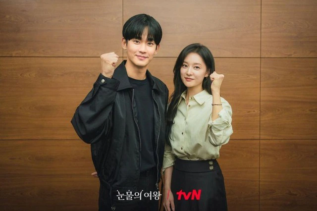 Queen Of Tears: Kim Ji Won - Kim Soo Hyun bị soi hẹn hò, được tiên tri sắp cưới? - Hình 7