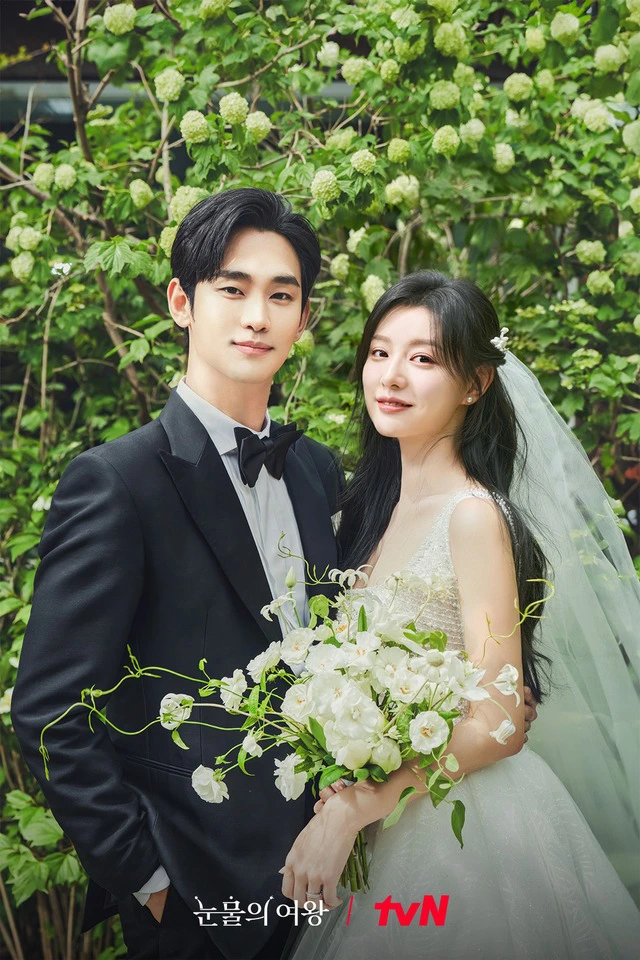 Queen Of Tears: Kim Ji Won - Kim Soo Hyun bị soi hẹn hò, được tiên tri sắp cưới? - Hình 1