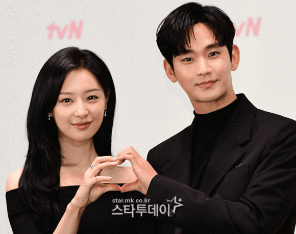 Queen Of Tears: Kim Ji Won - Kim Soo Hyun bị soi hẹn hò, được tiên tri sắp cưới? - Hình 10