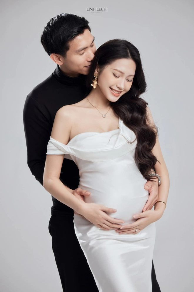 Chu Thanh Huyền lại so kè ảnh bầu với Hải My, netizen càng soi càng thấy sai - Hình 1