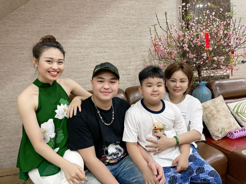 Lê Giang lộ ảnh cưới, sắp kết hôn ở Mỹ, được tặng nhẫn kim cương size khủng? - Hình 4