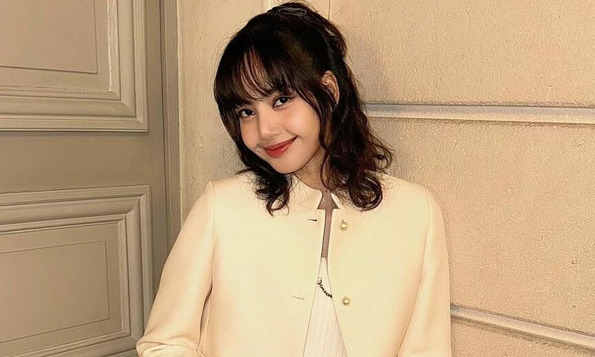 Lisa (BLACKPINK) khiến YG xanh mặt, ngồi đếm tiền không xuể nhờ điều này - Hình 5