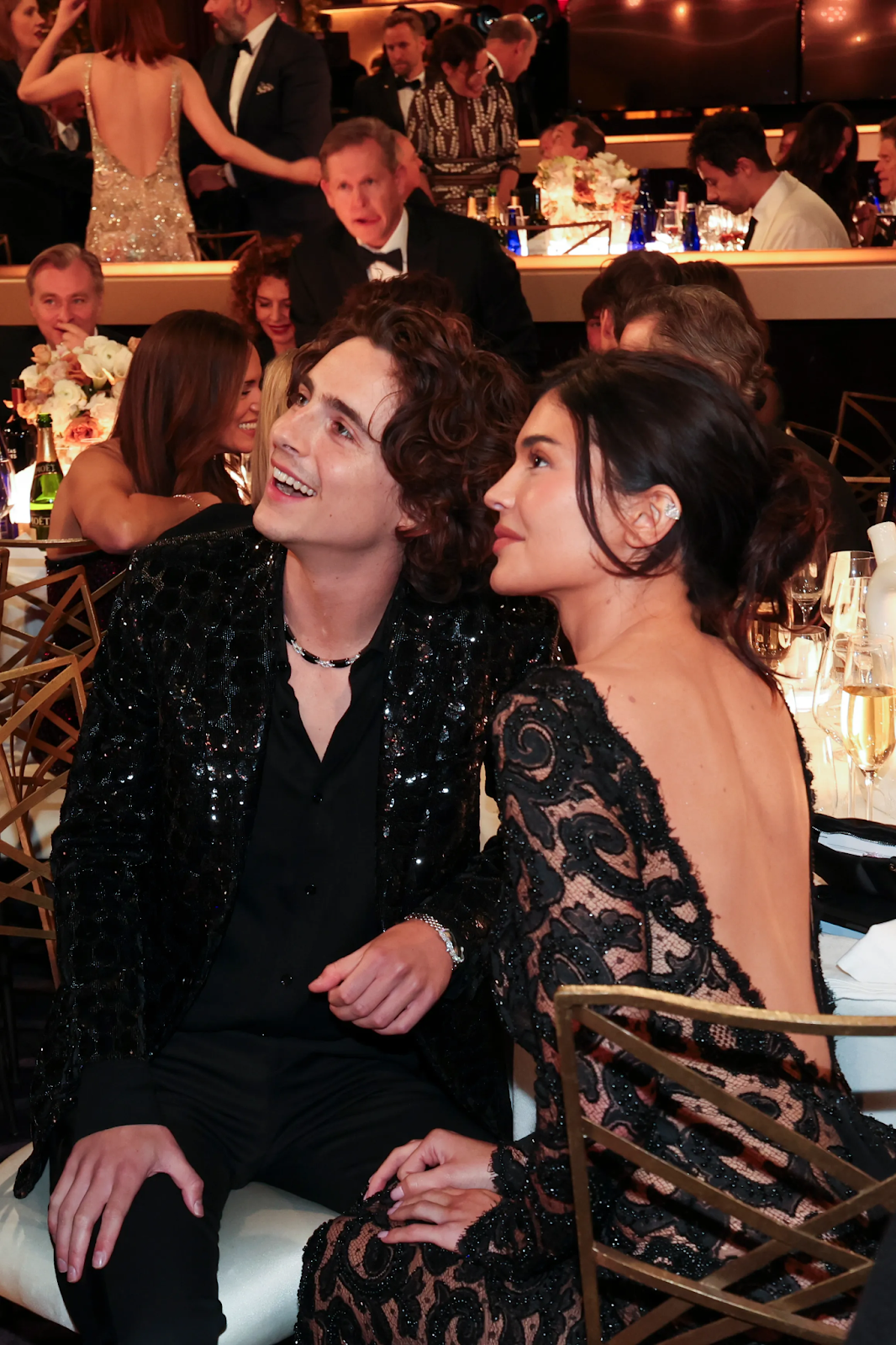 Rộ tin Kylie Jenner mang thai với bạn trai Timothée Chalamet? - Hình 2