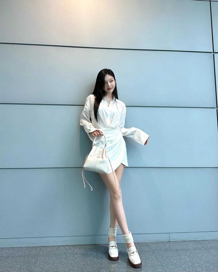 3 kiểu chân váy hè đáng sắm vì cứ diện lên là chị em lại trẻ ra vài tuổi - Hình 10