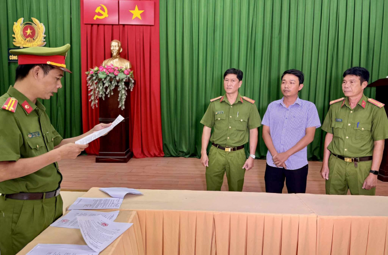 Bắt giám đốc và nhân viên công ty thẩm tra gói thầu - Hình 2