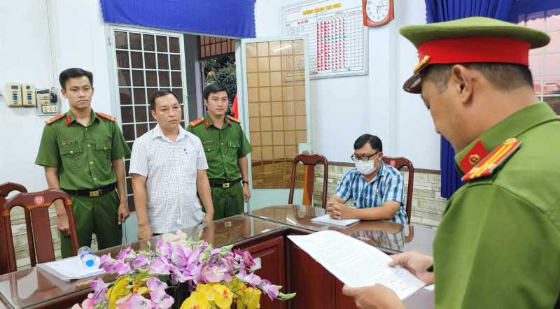 Bắt giám đốc và nhân viên công ty thẩm tra gói thầu - Hình 1