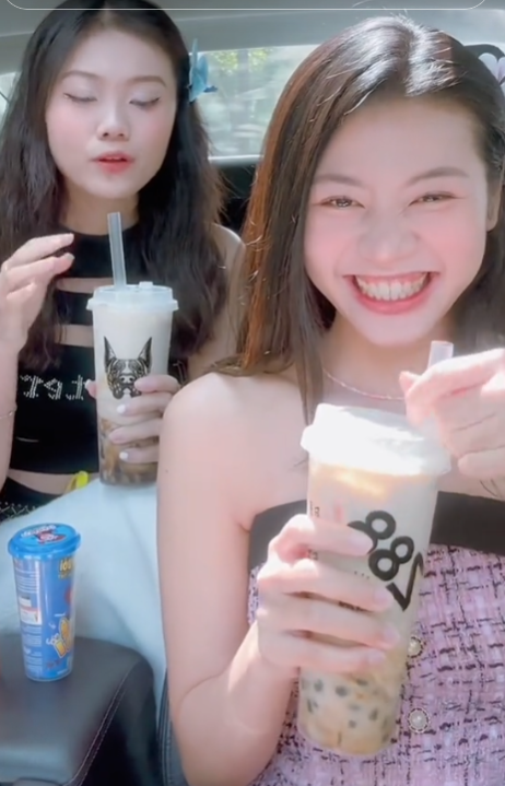 Gái xinh tung chiêu combat, tiếp tục khiến đại chiến giới mukbang khó ngã ngũ - Hình 3