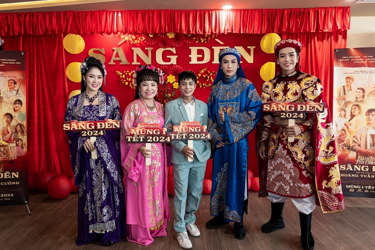 Phim Sáng Đèn lụn bại ở rạp, Bạch Công Khanh, Hồng Vân, Hữu Châu không cứu nổi - Hình 5
