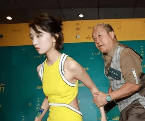 Sao nữ có gương mặt trẻ thơ vướng tin đổi tình lấy vai, 5 lần 7 lượt dính phốt hành xử xấc xược - Hình 4