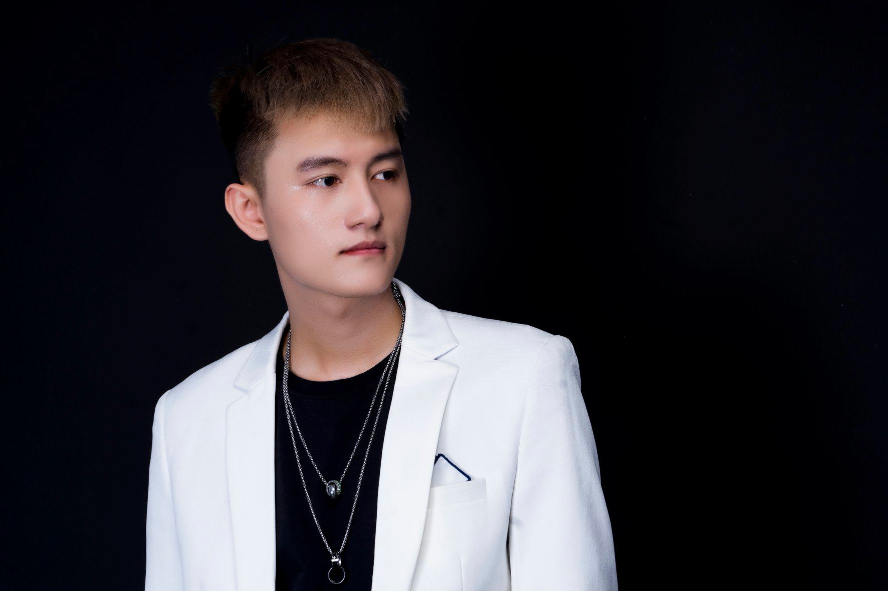 Thái Quỳnh: Thánh nhạc triệu views, khuynh đảo Vpop bằng giọng ca xứ Nghệ - Hình 3