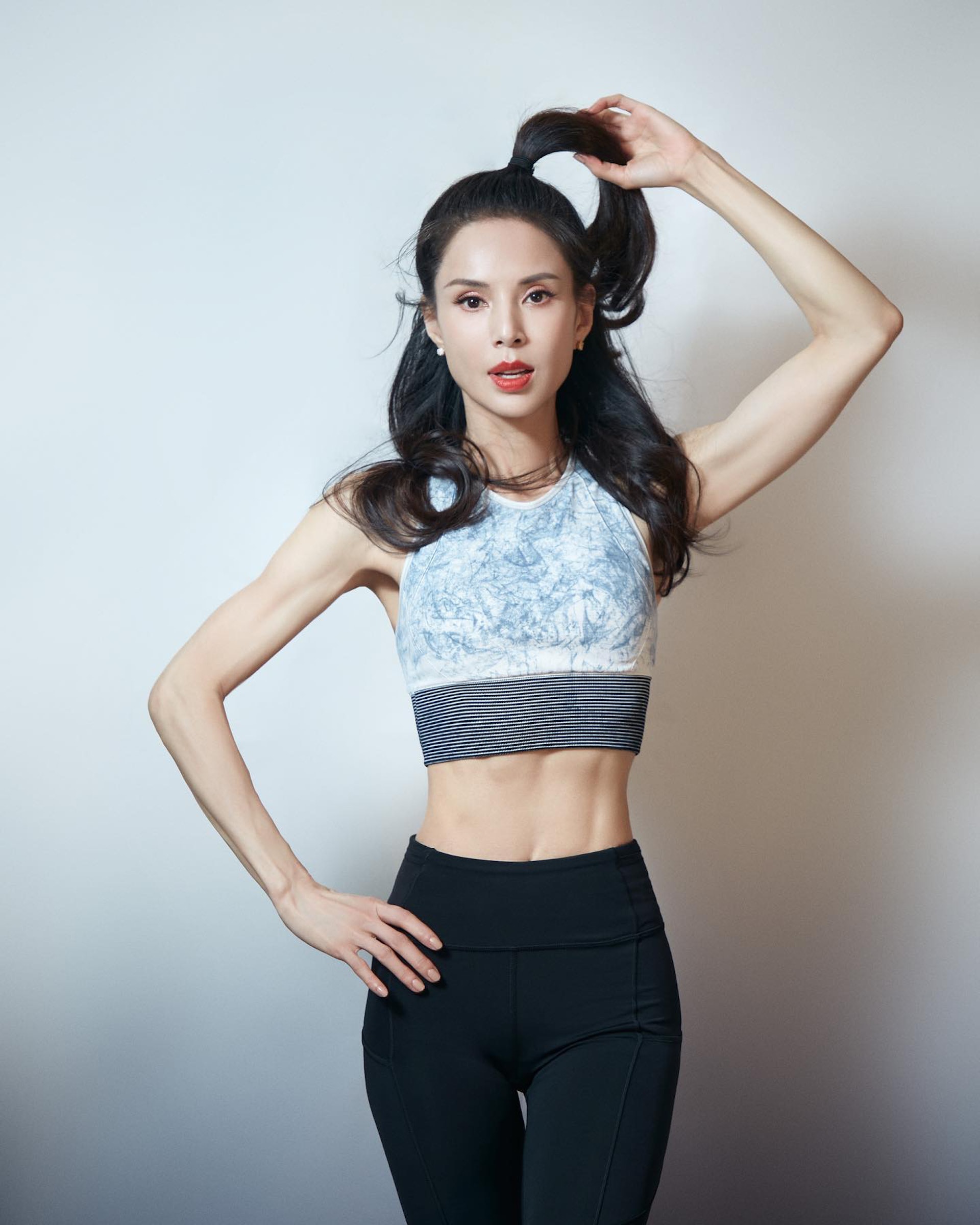 Tiểu Long Nữ Lý Nhược Đồng bị chê bai vì không chồng con - Hình 5