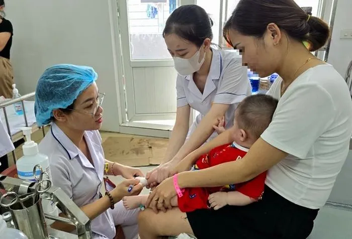 troi nang nong nhieu tre nhap vien benh da nang bac si chi cach phong tranh fdd 7133065